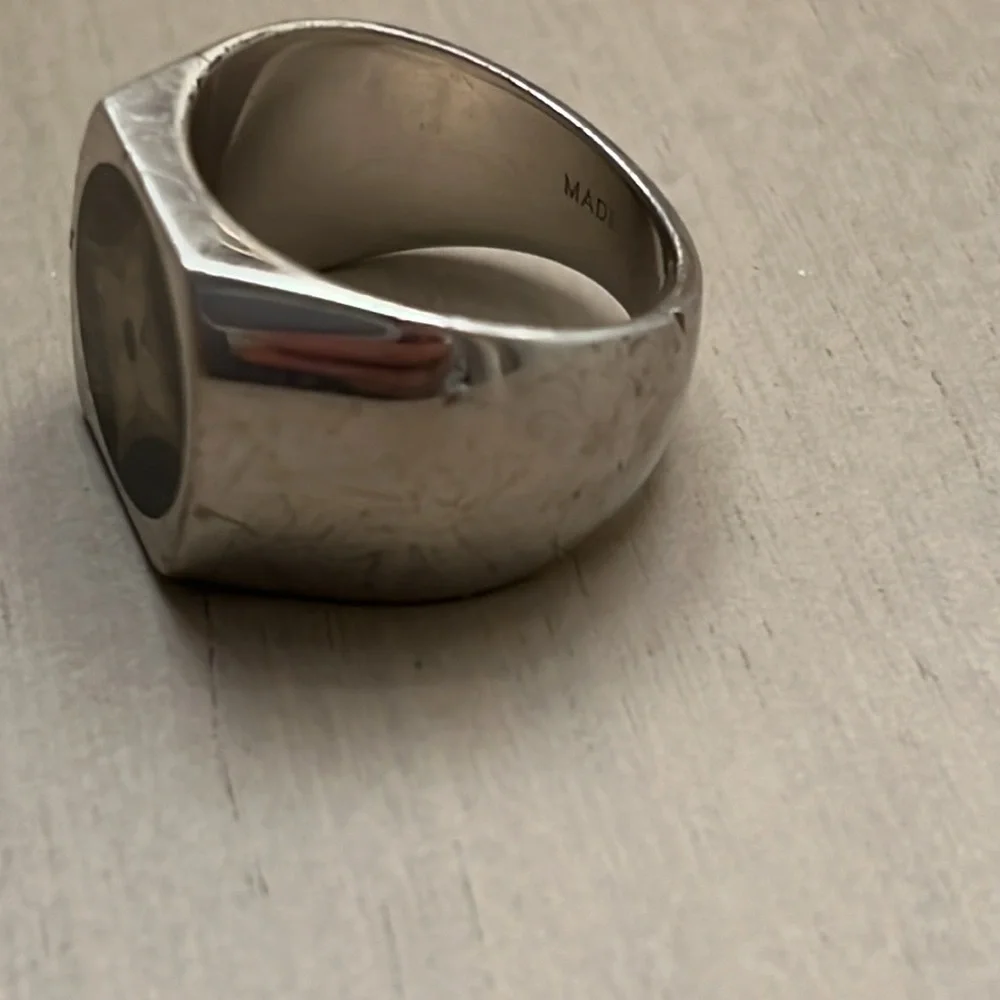 Louis Vuitton Burg Fleur Monogram Mens Silver Ring - Picture 2 of 5